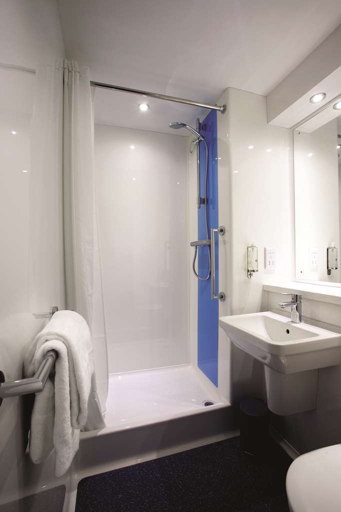 Old Colwyn Travelodge Colwyn Bay الغرفة الصورة