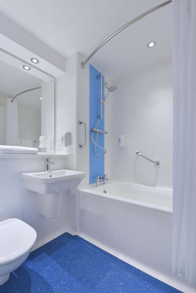 Old Colwyn Travelodge Colwyn Bay الغرفة الصورة